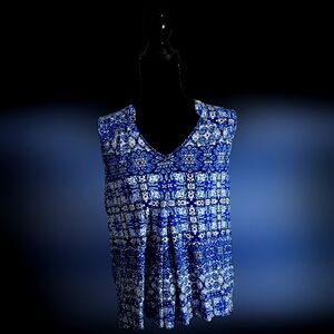 #C109 Women's Sleeveless Blue & White Floral Print Blouse